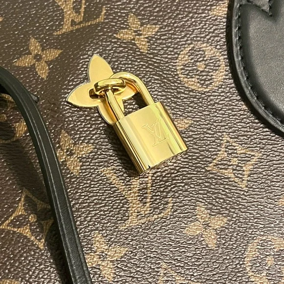 Louis Vuitton Monogram Flower Zipped Tote MM Black - Picture 2 of 16